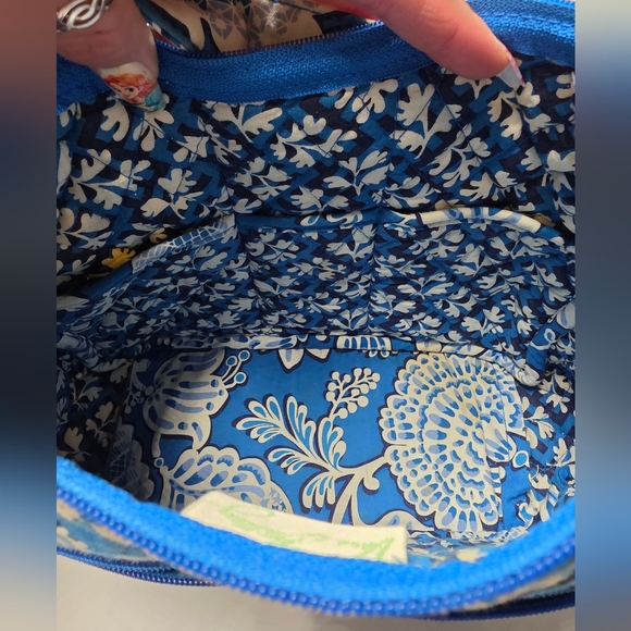 Vera Bradley Blue and White Floral Bag - Picture 4 of 11